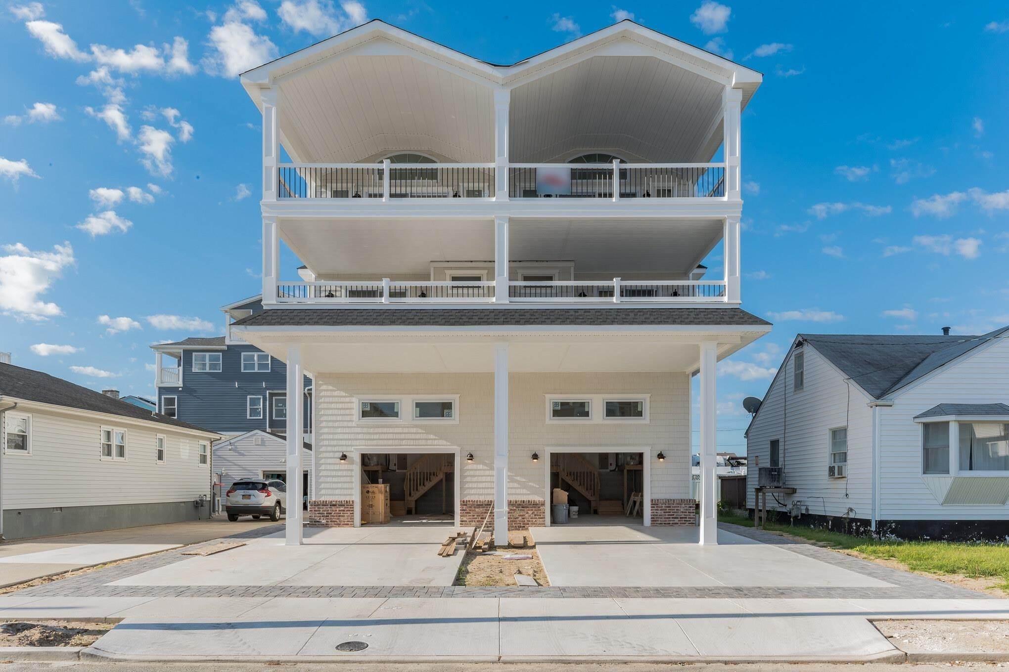 3. Condominiums for Sale at 332 W 40th Street Sea Isle City, New Jersey 08243 United States