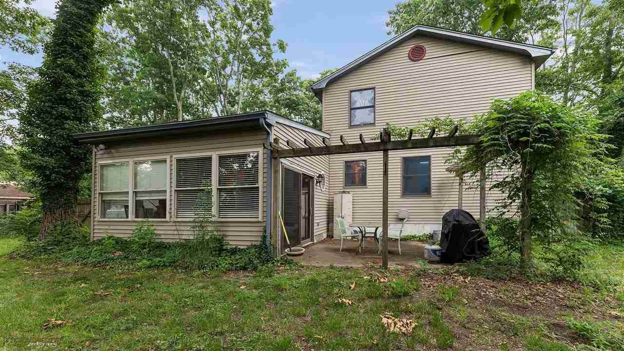20. Single Family Homes for Sale at 4 Bridle Path Erma, New Jersey 08204 United States
