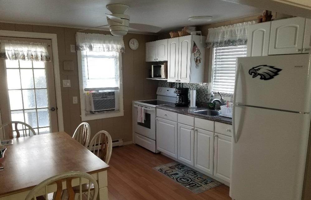 3. Multi-Family Homes for Sale at 307 E Denver Avenue Wildwood Crest, New Jersey 08260 United States