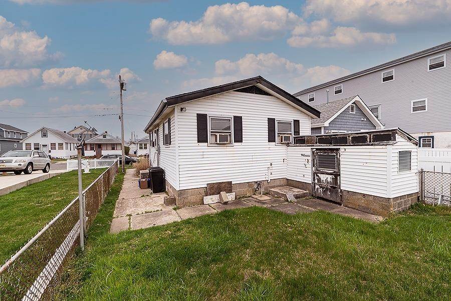 4. Single Family Homes for Sale at 223 W 11th Avenue North Wildwood, New Jersey 08260 United States
