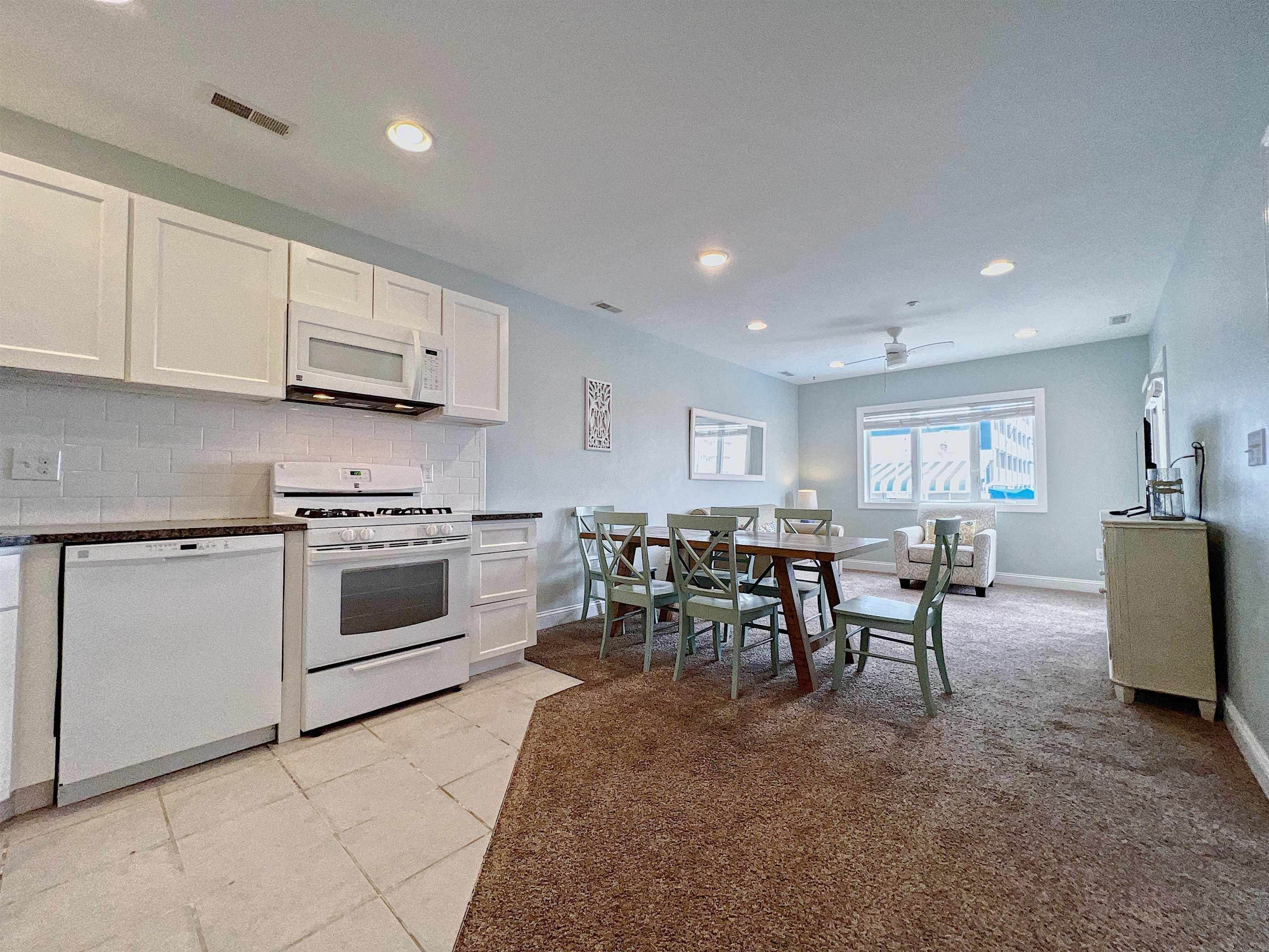 14. Condominiums for Sale at 411 E Morning Glory Road Wildwood Crest, New Jersey 08260 United States