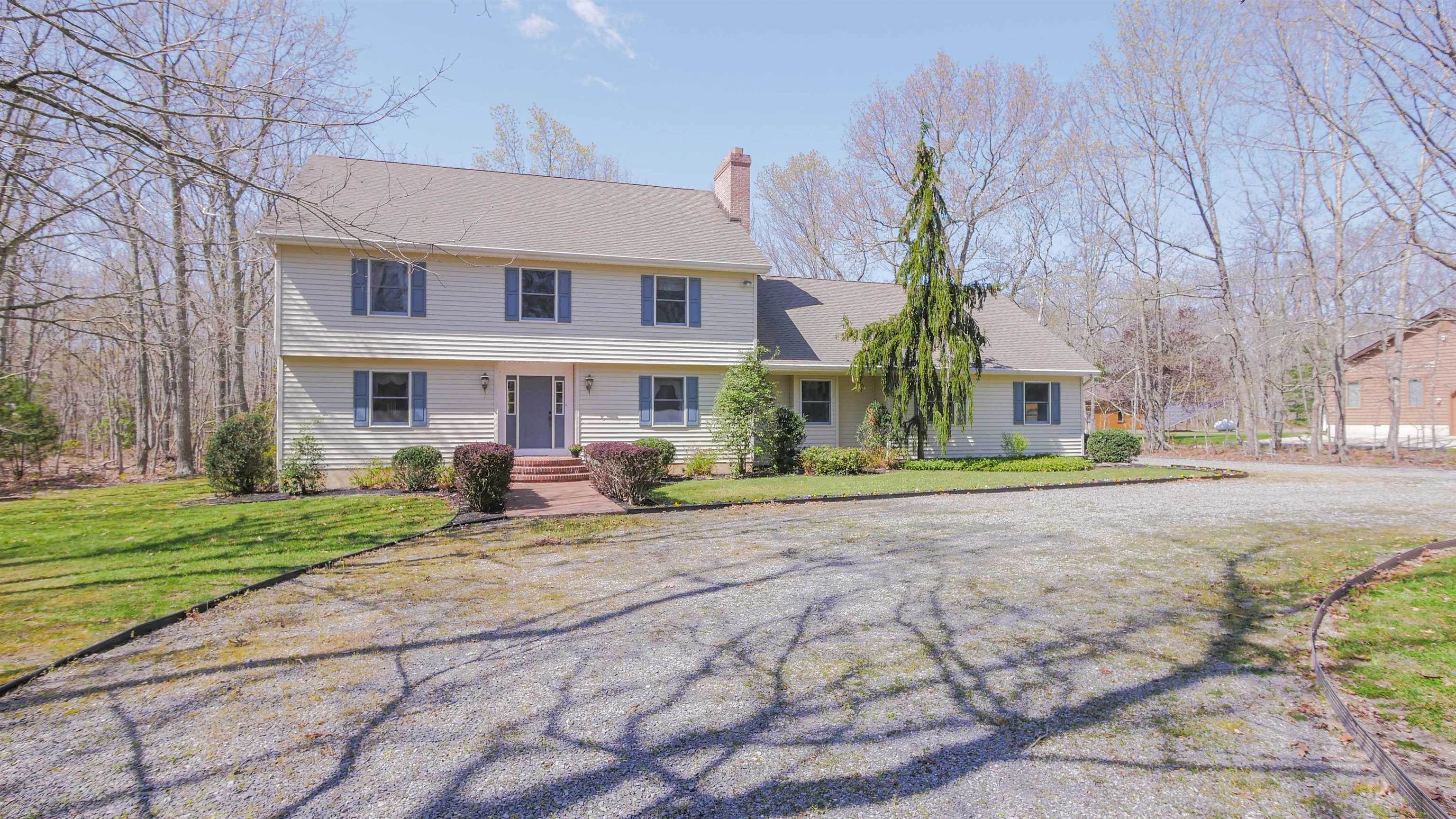 Single Family Homes 为 销售 在 24 Holly Lane Belleplain, 新泽西州 08270 美国