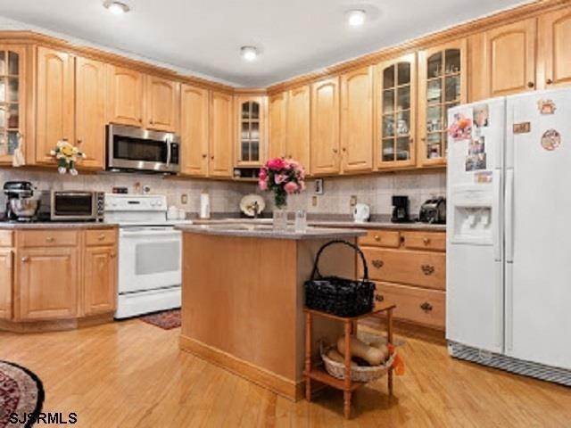 9. Single Family Homes for Sale at 144 E Boundary Avenue Mays Landing, New Jersey 08330 United States