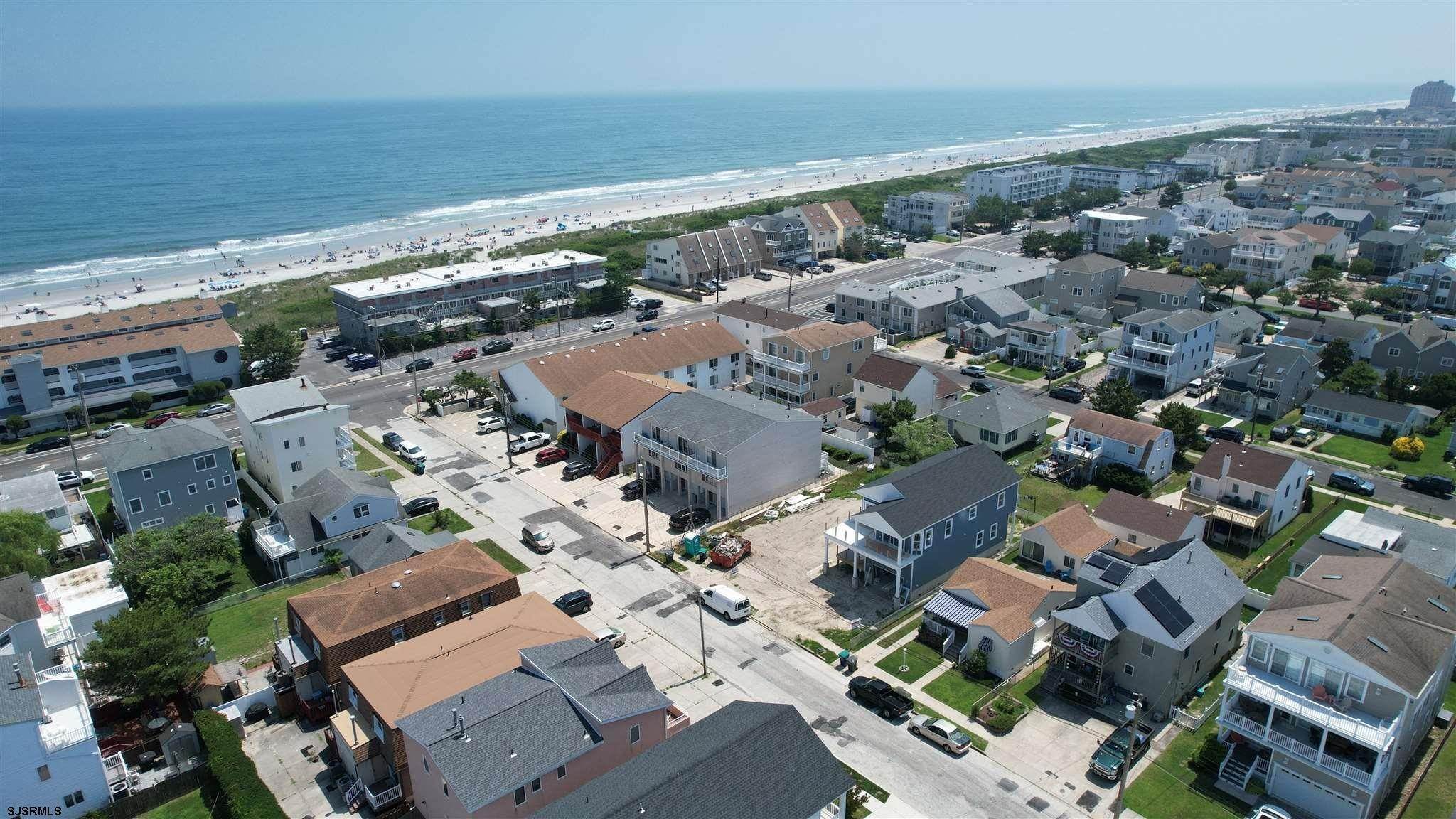 15. Single Family Homes for Sale at 224 N 3rd Street Brigantine, New Jersey 08203 United States
