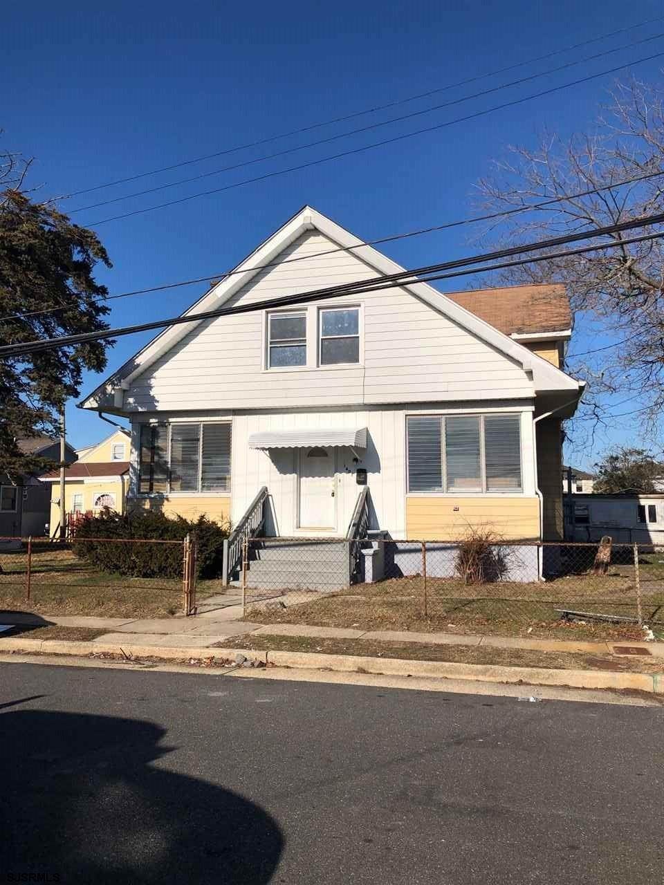 14. Single Family Homes for Sale at 1407 Madison Avenue Atlantic City, New Jersey 08401 United States