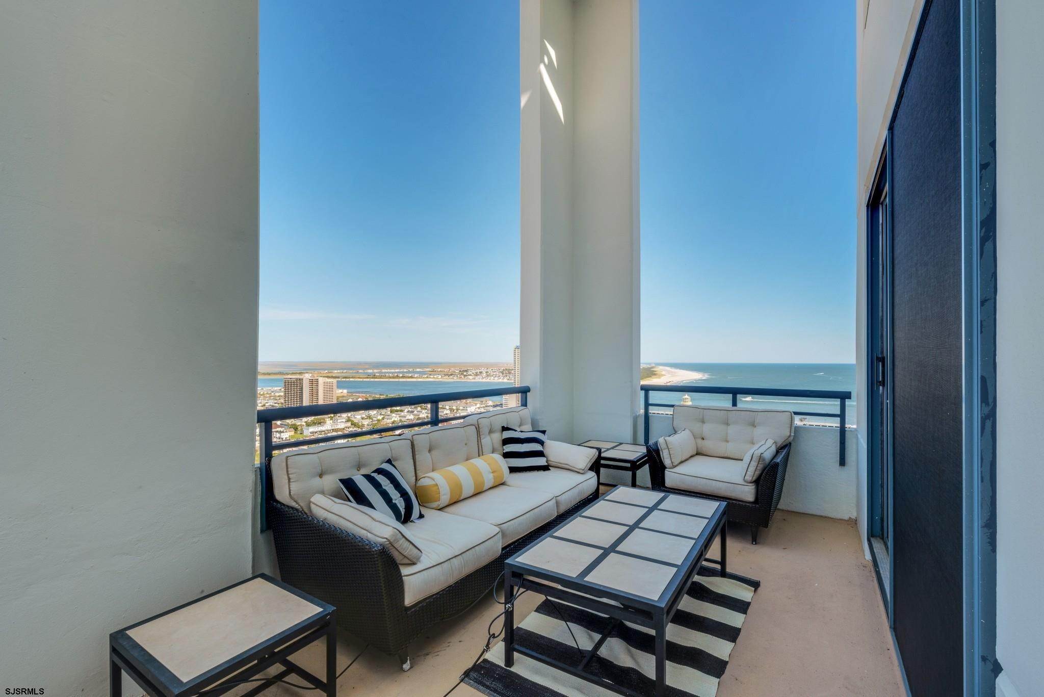 14. Condominiums for Sale at 526 Pacific Avenue Atlantic City, New Jersey 08401 United States