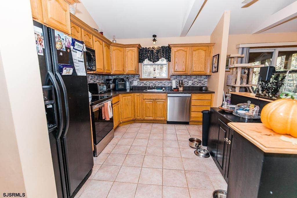12. Single Family Homes for Sale at 4912 Pleasant Mills Road Mullica Township, New Jersey 08037 United States