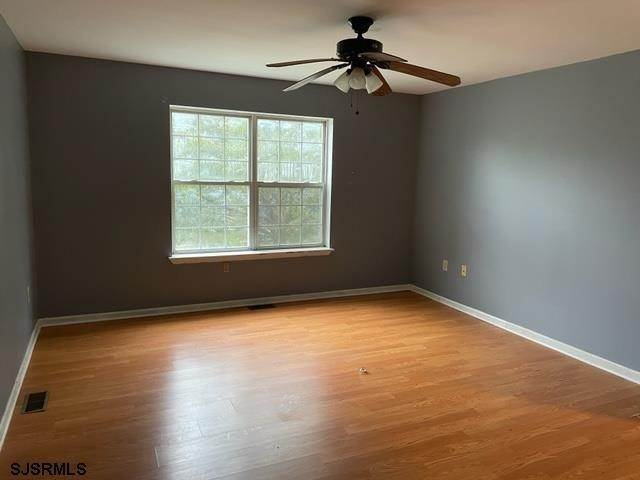 11. Single Family Homes for Sale at 724 E Village Drive Galloway Township, New Jersey 08205 United States