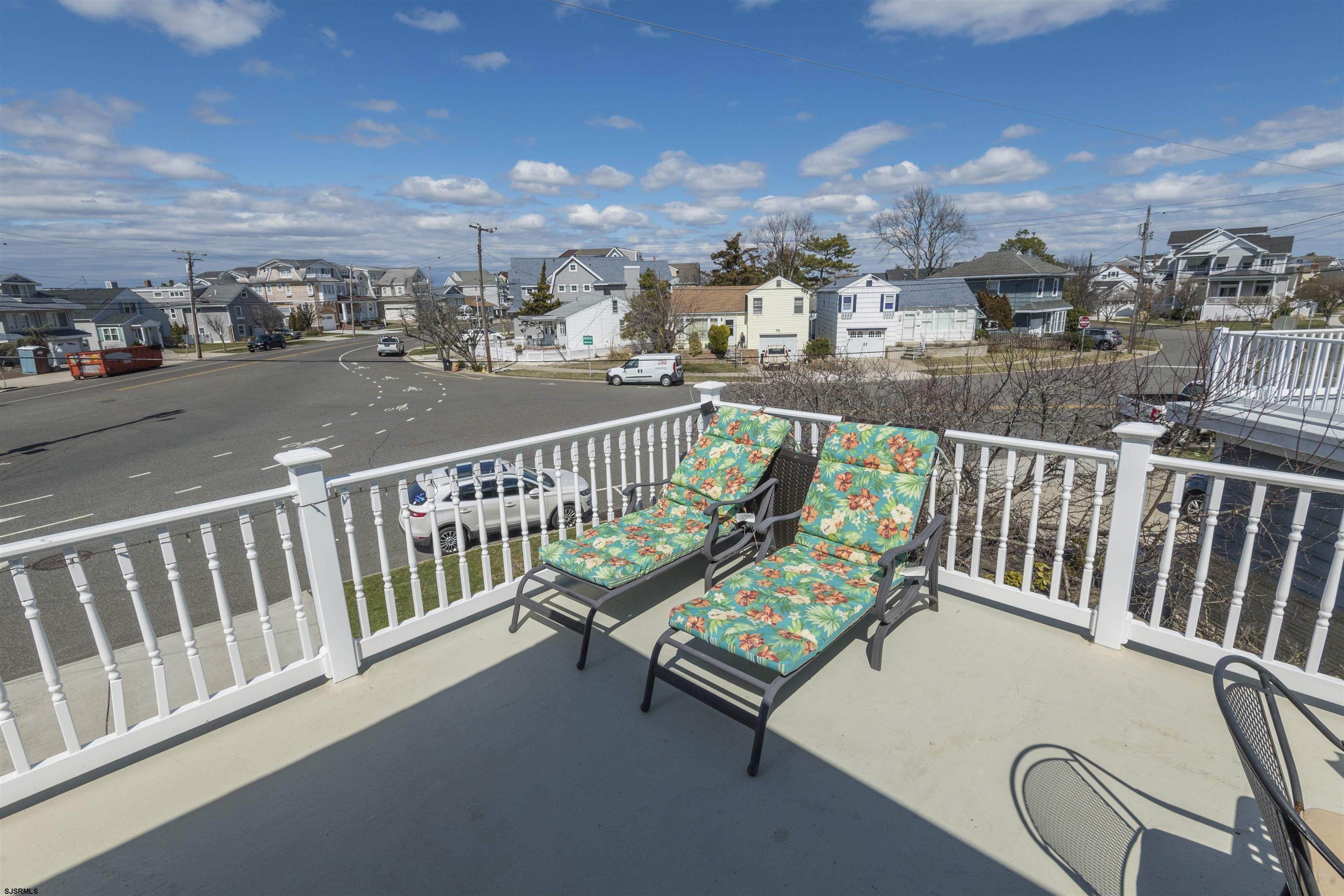 18. Multi-Family Homes for Sale at 109 W Inlet Drive Ocean City, New Jersey 08226 United States