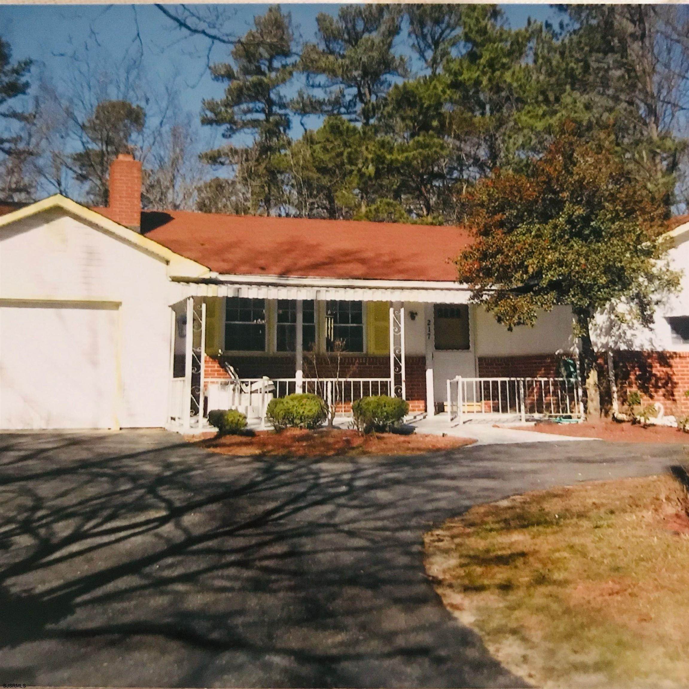 Single Family Homes 为 销售 在 217 Pocono Street Williamstown, 新泽西州 08094 美国