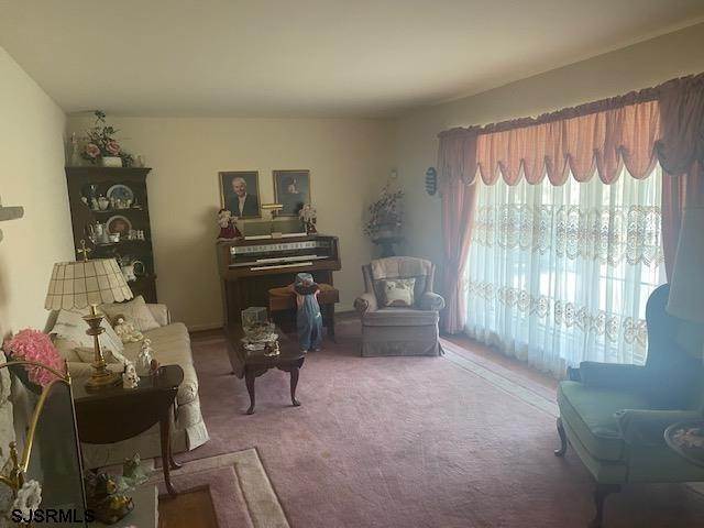 14. Single Family Homes for Sale at 616 Cooper Road West Berlin, New Jersey 08091 United States