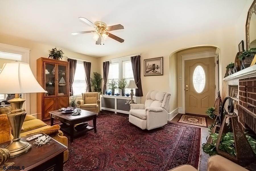 9. Single Family Homes for Sale at 22 W Laurel Avenue Linwood, New Jersey 08244 United States