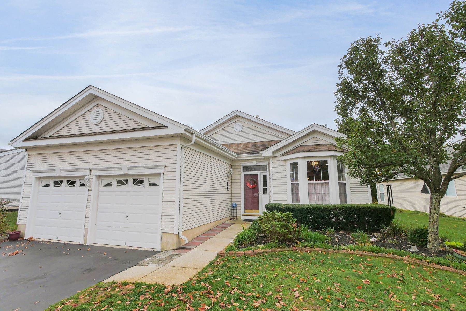 Single Family Homes 为 销售 在 173 Southampton 加洛韦, 新泽西州 08205 美国