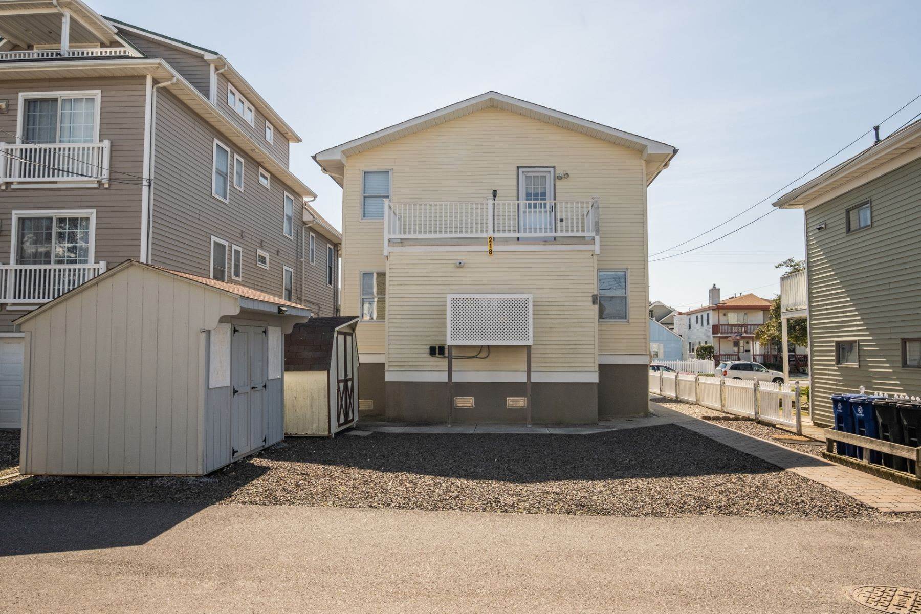 28. Condominiums for Sale at 218 Central Avenue, Unit 1 Ocean City, New Jersey 08226 United States